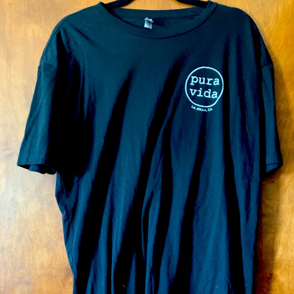 Pura Vida Bracelets tee